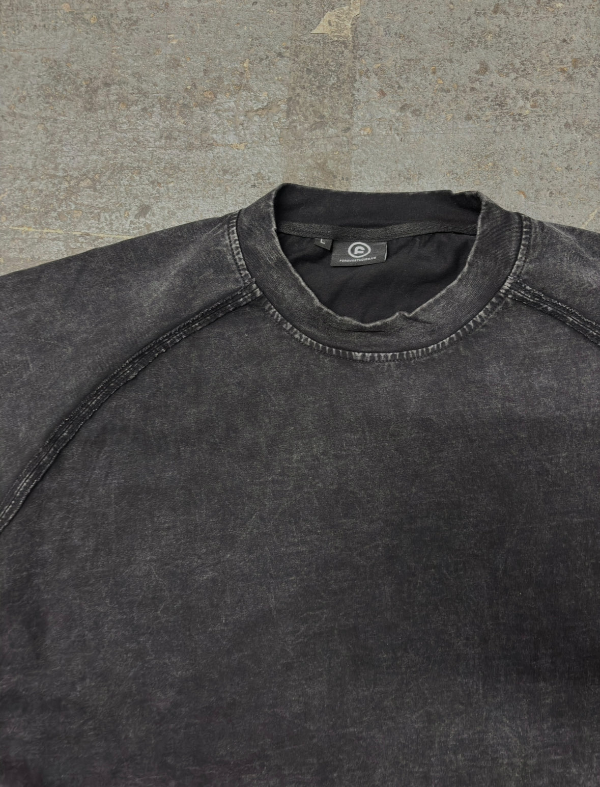 GALLERY T-SHIRT