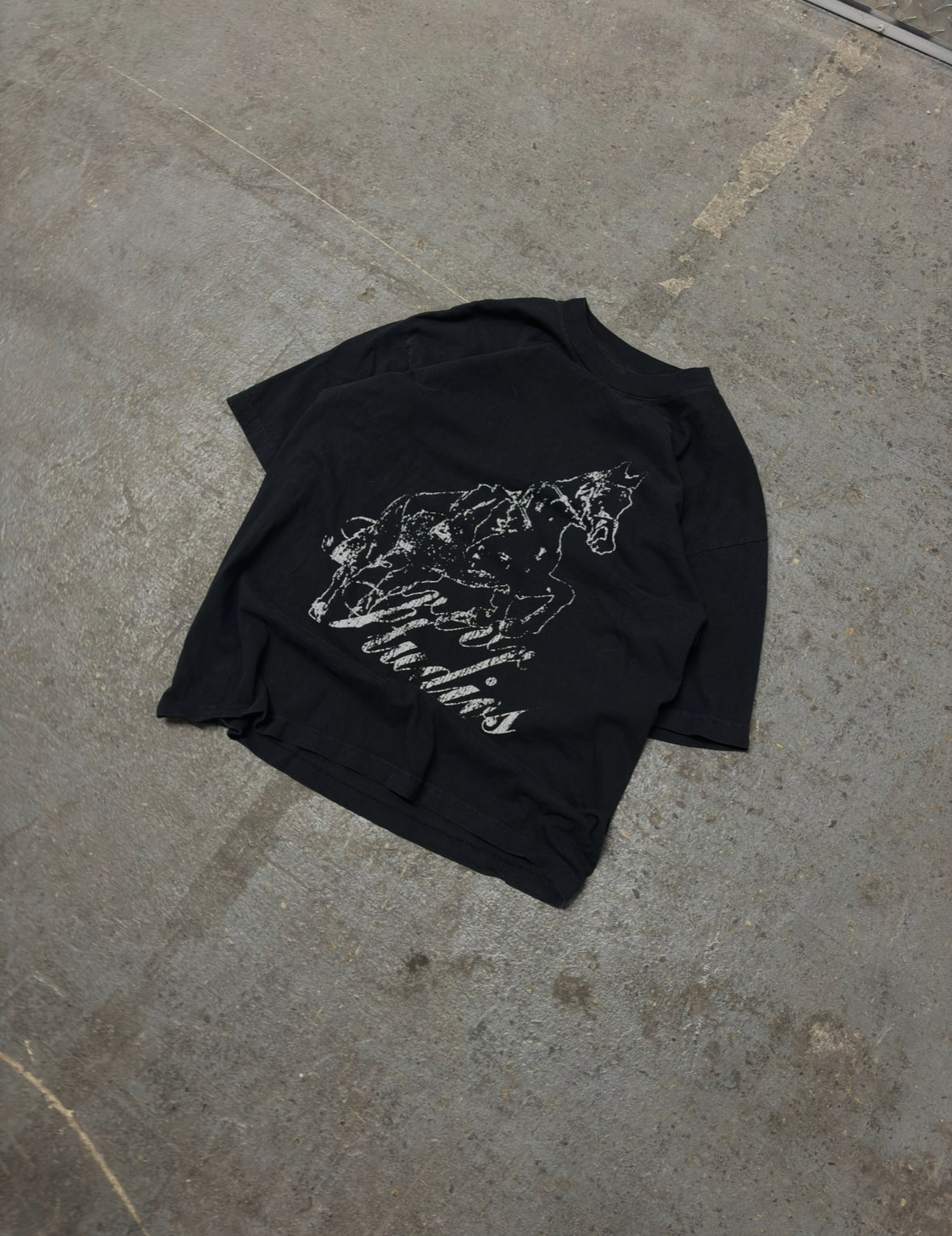 VAULTING T-SHIRT